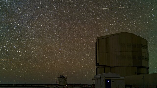 Time-lapse of satellites over ESO’s Very Large Telescope